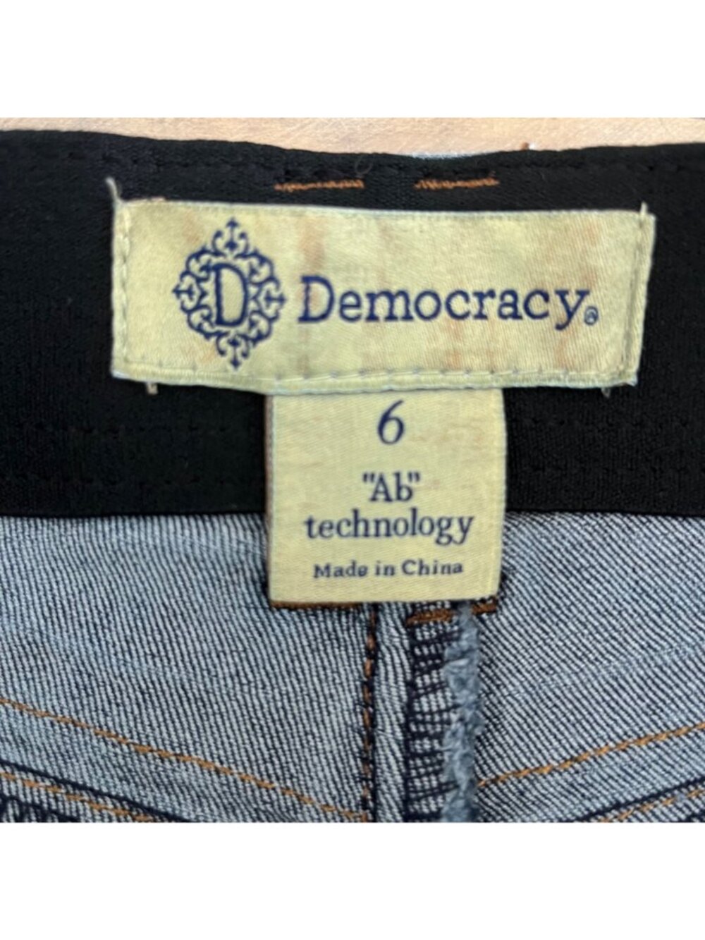 Democracy Denim Frayed Hem Bermuda Shorts Womens 6 Dark Wash - Picture 3 of 8